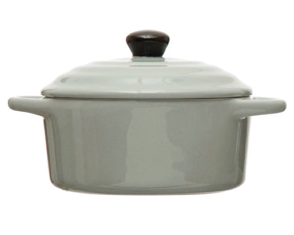Serve up an appetizer or supper for one with this adorable baker. Made of durable stoneware, this baking dish holds up to a 1 cup of food. These are perfect for newlyweds or college students. <br><br>Materials:<br>Stoneware<br><br>Dimensions:<br>3