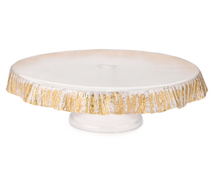 Gold scallop cake stand

This cake stand embodies the beauty and elements found in the blend of glass and gold leafing. Designed by trained artisans, this piece employs a sensation of modern design combined with an unwavering respect for the classics.&nbsp;

Materials:
Glass

Dimensions:
4" high x 12" diameter
