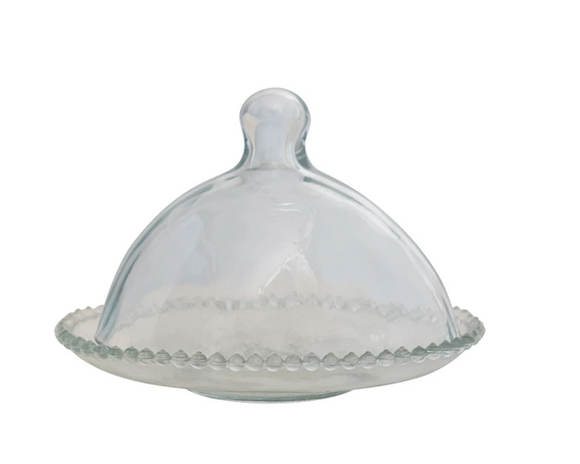 Serve up appetizers or small desserts with this gorgeous cloche and tray set. It features an antique style hobnail tray and classic clear glass cloche design. This is a great gift choice for a wedding shower.