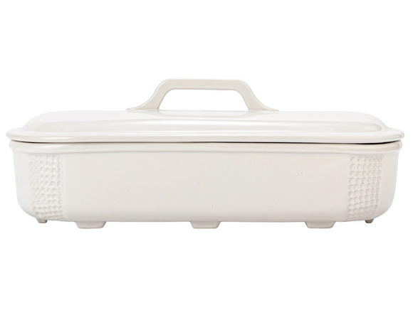 Serve up a wonderful casserole with this classically designed baking dish. It features a debossed design in a cream finish and comes with a matching lid. This is a great gift choice for a newlywed couple.