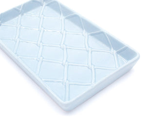  For the hostess who wants to exude effortless elegance every day, our paper guest towel trays our are a must-have addition to any entertaining arsenal. Whether you’re hosting a small gathering or a large brunch, these trays add an air of sophistication that won’t go unnoticed. Plus, they pair perfectly with our paper guest towels and other textured home decor for added convenience! 