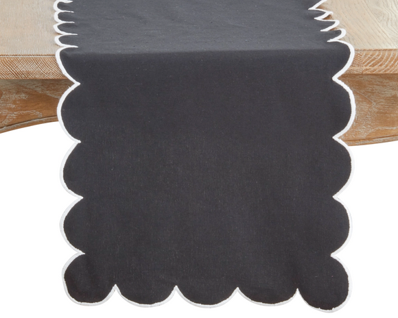 Classic black & white scalloped table runner