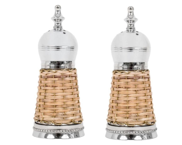 Wicker salt & pepper shaker set

Add charm to your dining table with these wicker salt and pepper shakers. Crafted from durable wicker material, they bring a natural and inviting feel to any mealtime setting. Perfect for both indoor and outdoor use, these shakers effortlessly blend functionality with style.

Materials:
Metal, wicker

Dimensions:
4 1/2