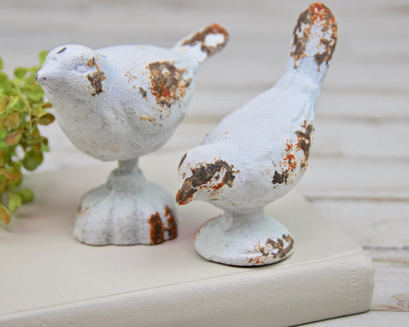 Shabby farmhouse chic chippy white cast iron bird figurines, Small bird statues, Distressed love birds in white, JaBella Designs, Bird lover decor, Heavy birds that could be used as paper weights or bookends 