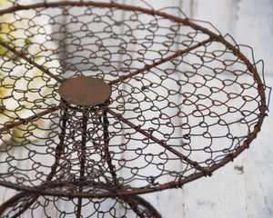 Primitive style twisted metal wire cake stand