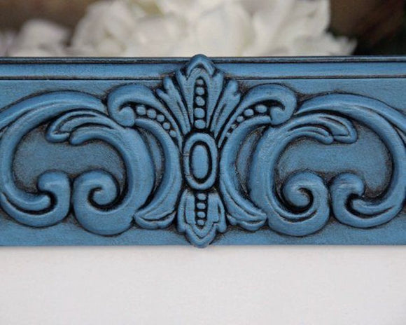 Coastal blue embellished 5x7 wood wall hanging gallery picture frame decor, Blue picture frame, Blue photo frame, Photo frame with ornate embellishment along the top, JaBella Designs, Etsy, Shopify